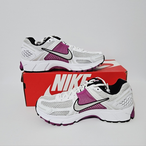 Nike Wmn Zoom Vomero 5 Purple Platinum - Picture 2 of 7